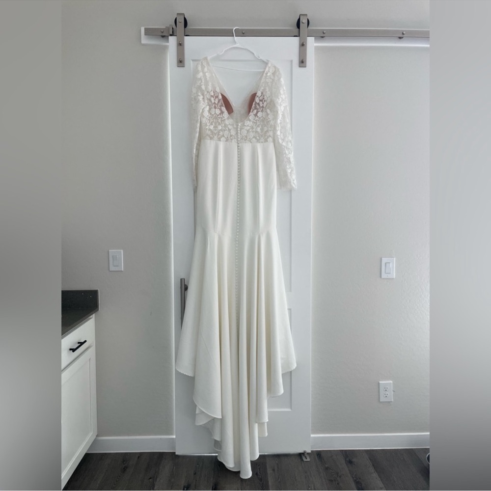 NEW Vow’d -Size 16- ivory wedding gown - Picture 6 of 7